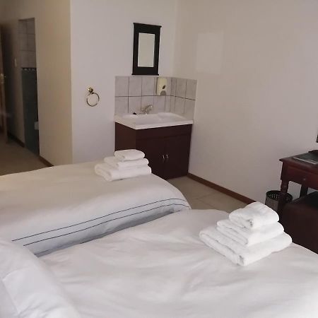 Krige Lodge B&B Bloemfontein Kültér fotó